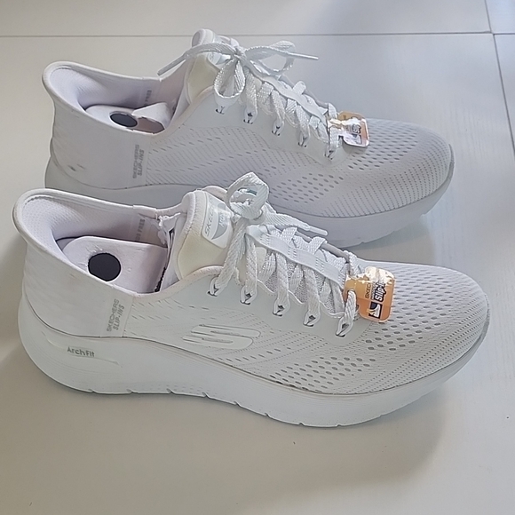 SkechersBrand NEW White Athletic Slip-Ons - Picture 4 of 10